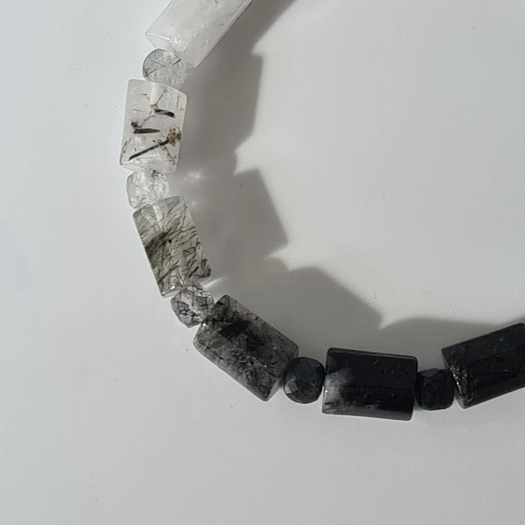 Bransoletka Solo – Kamienie księżycowe z czarnym turmalinem (15,5-16,5), v.1_7.jpg